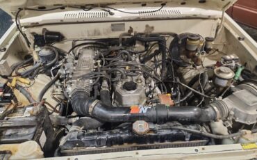 Toyota-Tacoma-1985-8