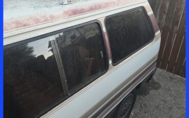 Toyota-Van-Wagon-1985-3