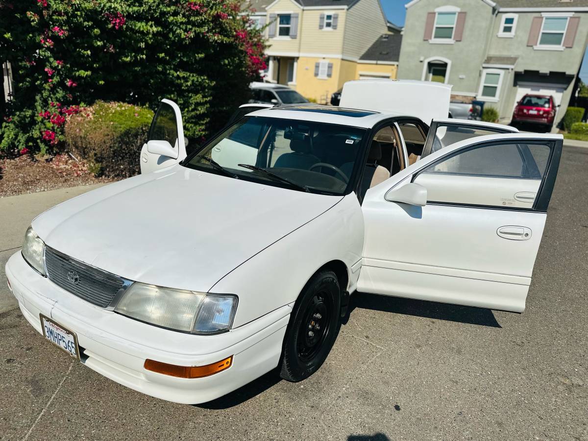 Toyota-avalon-1995-white-13