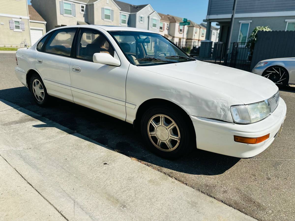 Toyota-avalon-1995-white-3