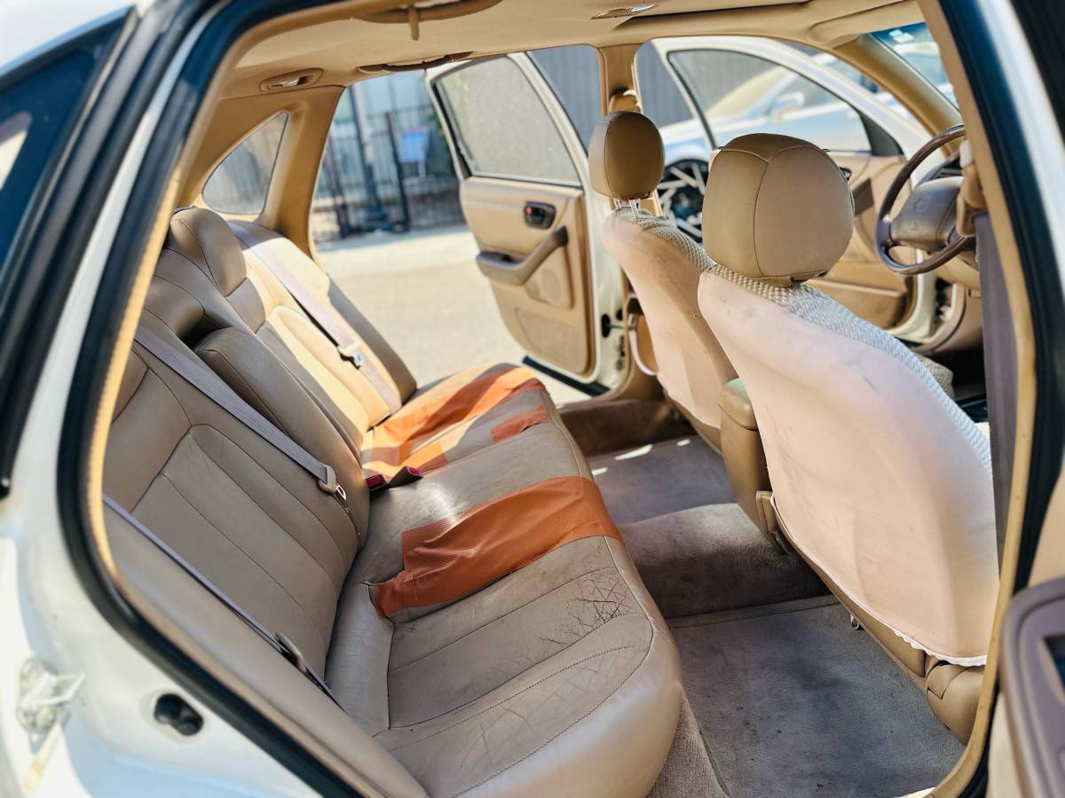 Toyota-avalon-1995-white-8