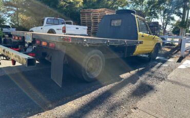 Toyota-camper-flatbed-conversion-1984-yellow-3