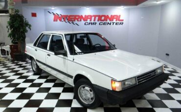 Toyota-camry-1986-white