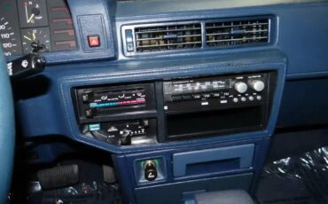 Toyota-camry-1986-white-7