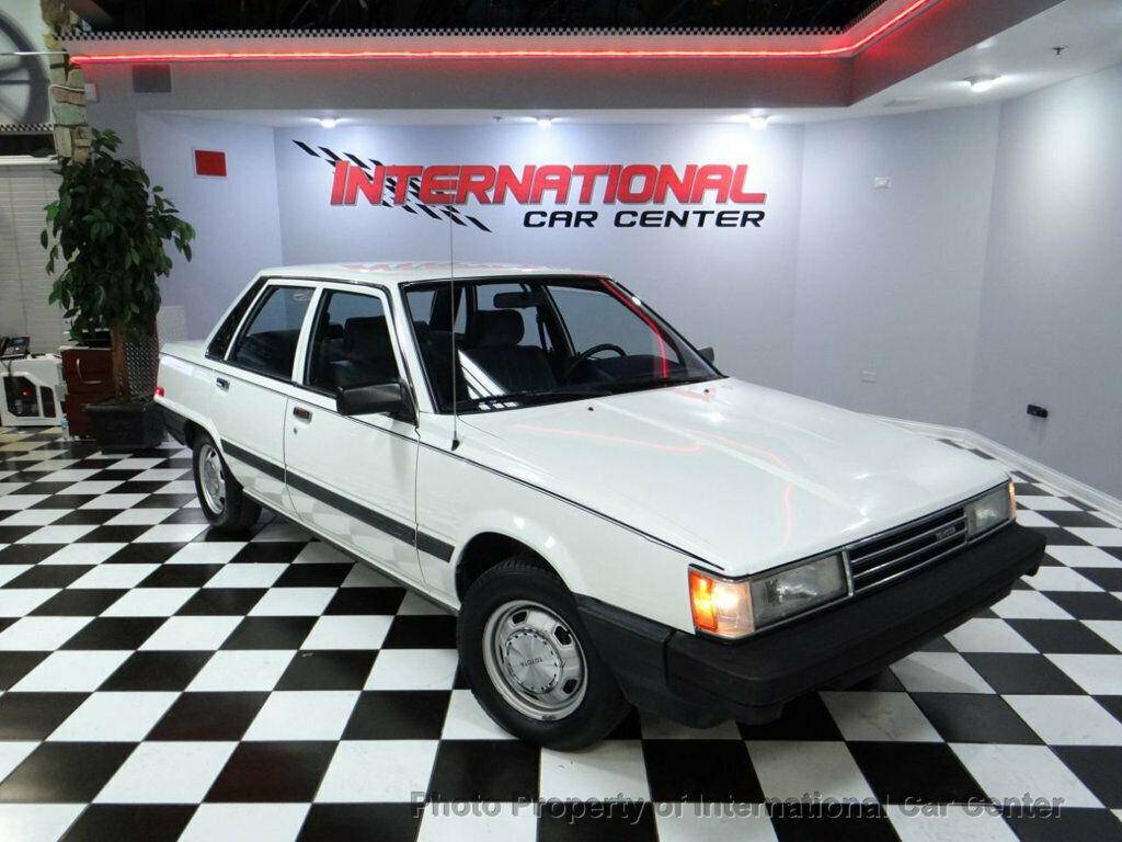 Toyota-camry-1986-white