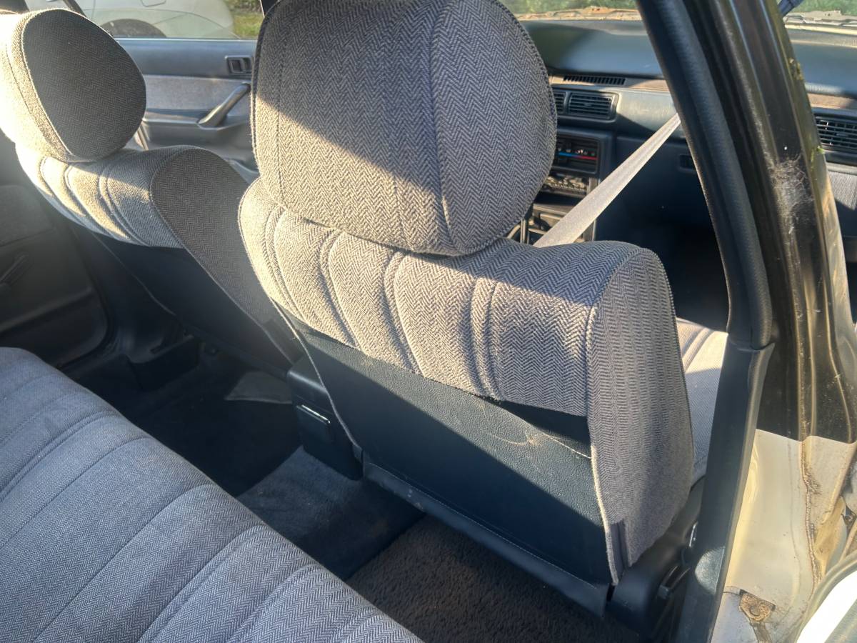 Toyota-camry-1987-10