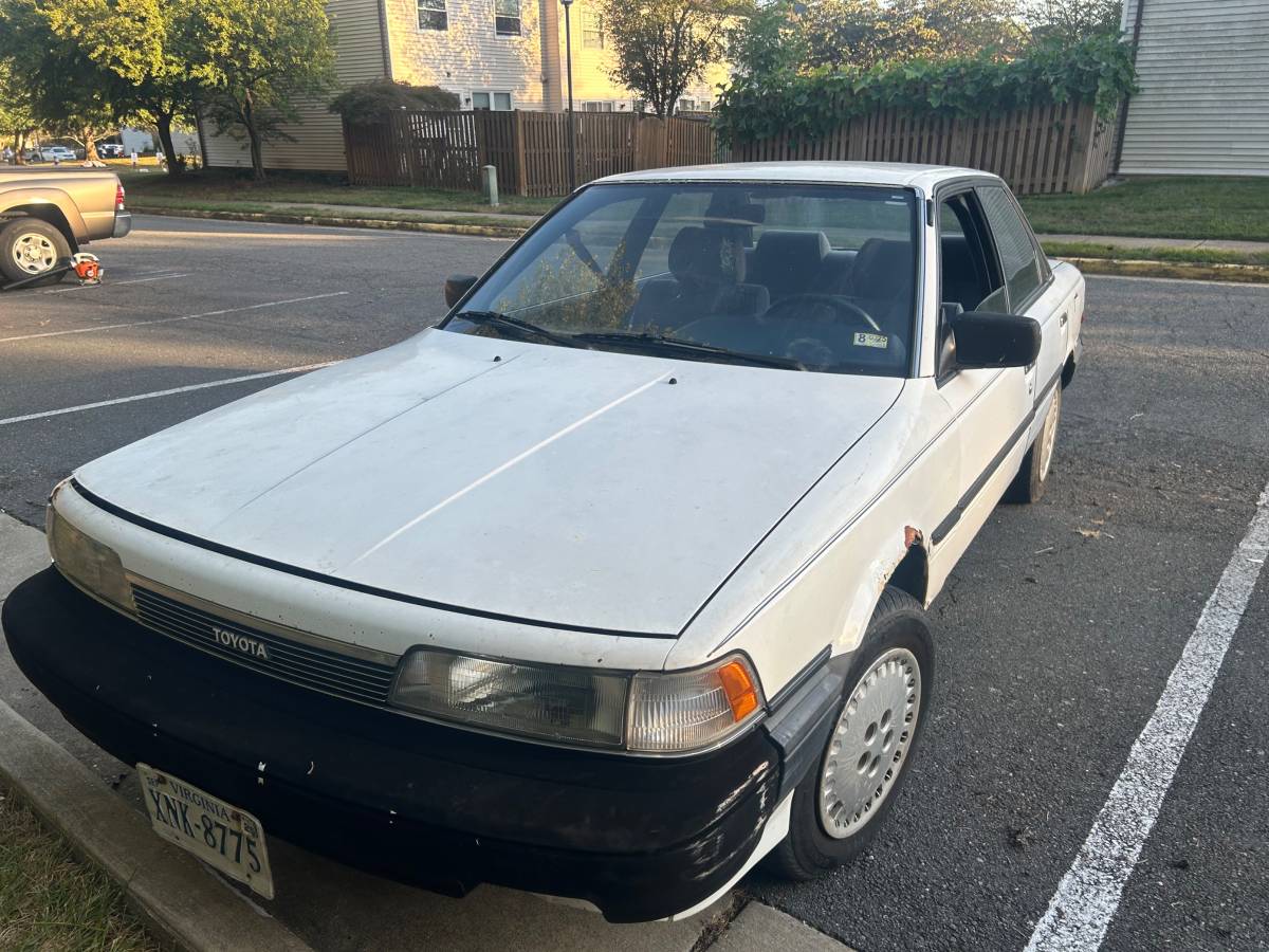 Toyota-camry-1987-8