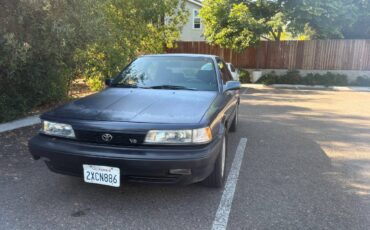 Toyota-camry-1991-blue