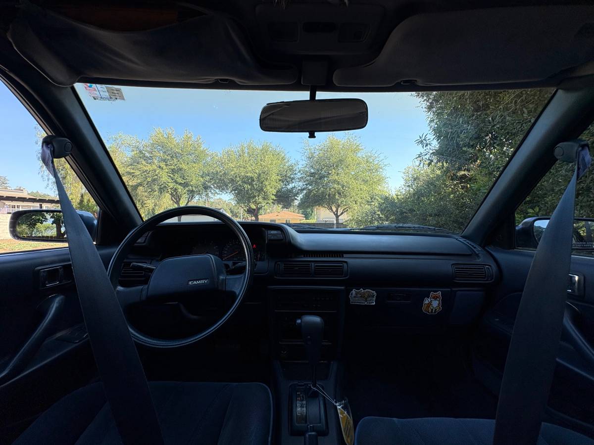 Toyota-camry-1991-blue-4