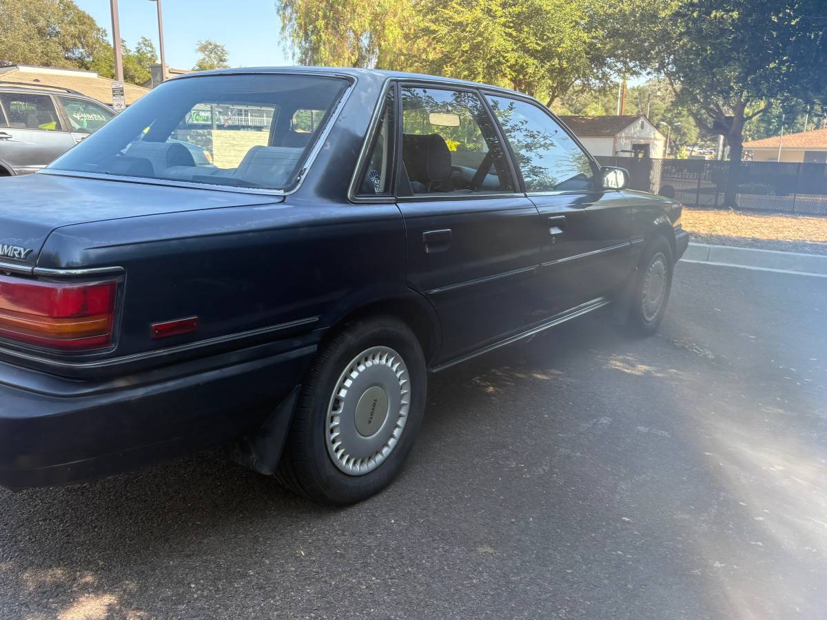 Toyota-camry-1991-blue-5