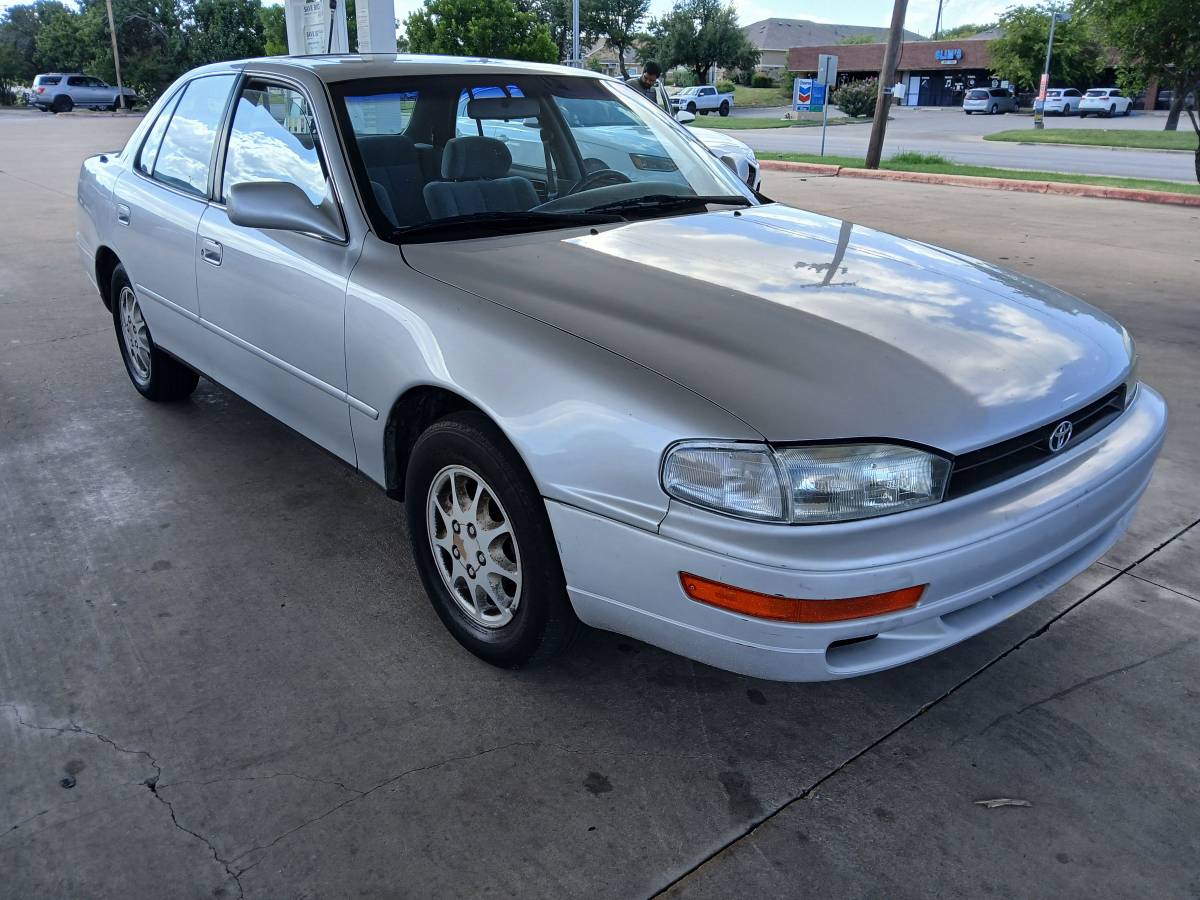 Toyota-camry-1992-silver-2