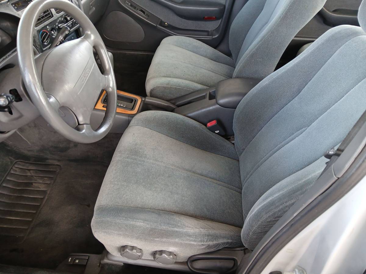 Toyota-camry-1992-silver-5