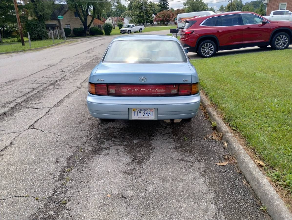Toyota-camry-1993-blue-1