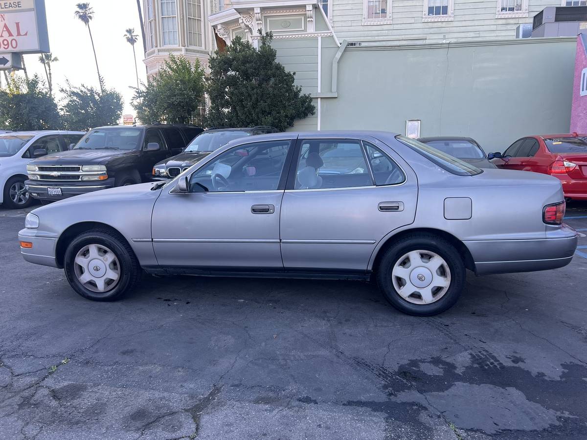Toyota-camry-1993-grey-10