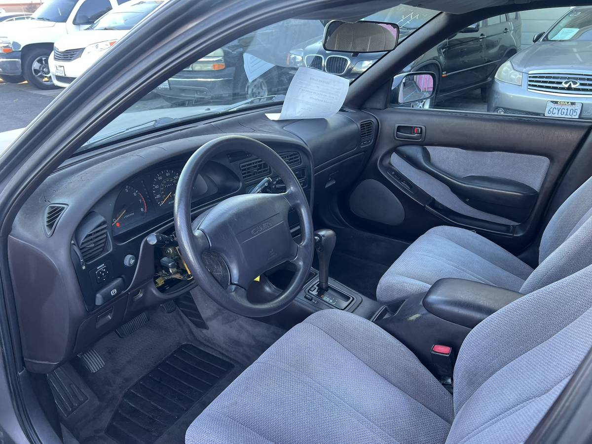 Toyota-camry-1993-grey-15