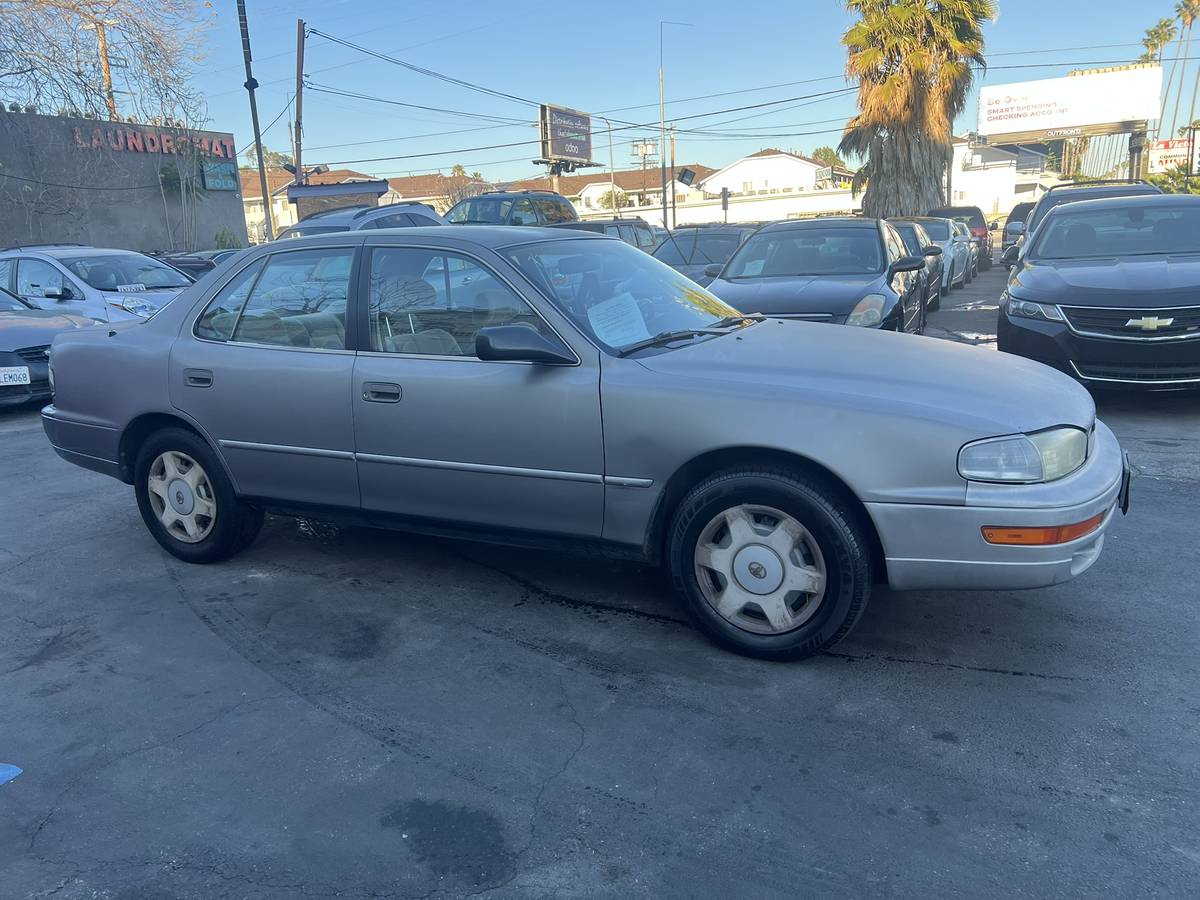 Toyota-camry-1993-grey-2