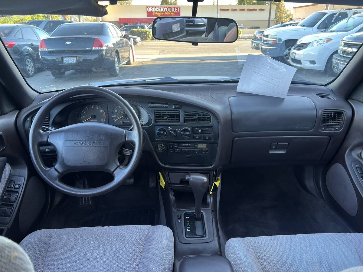 Toyota-camry-1993-grey-20