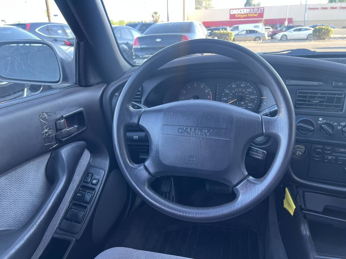 Toyota-camry-1993-grey-23