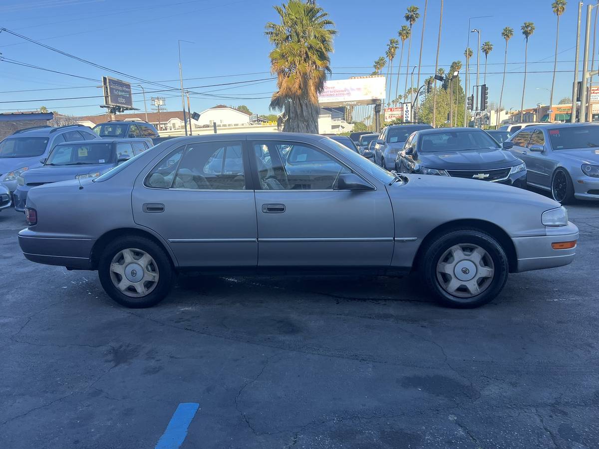 Toyota-camry-1993-grey-4
