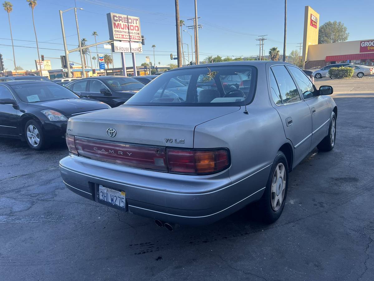 Toyota-camry-1993-grey-8