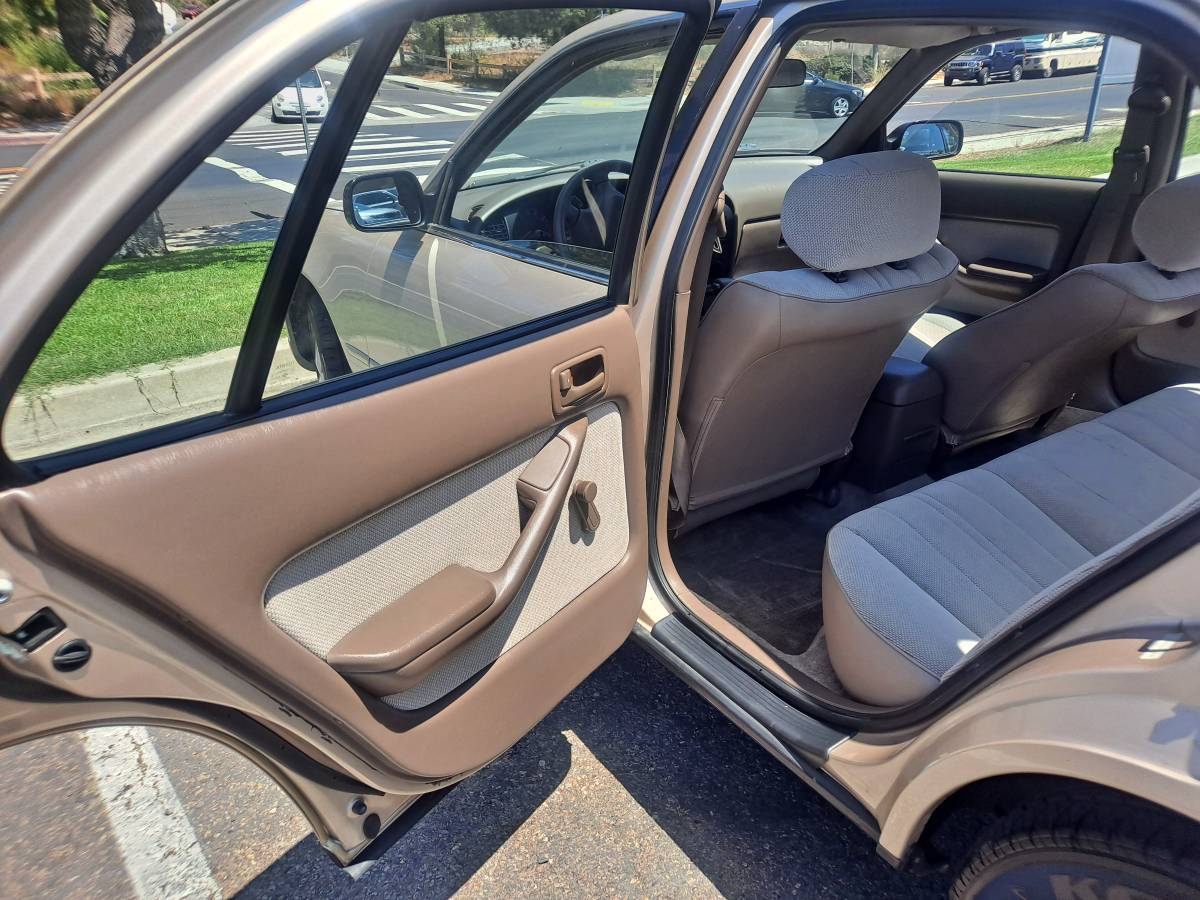 Toyota-camry-1993-silver-4