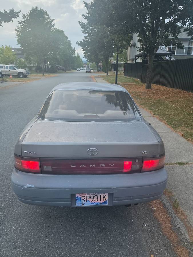 Toyota-camry-1994-grey-2
