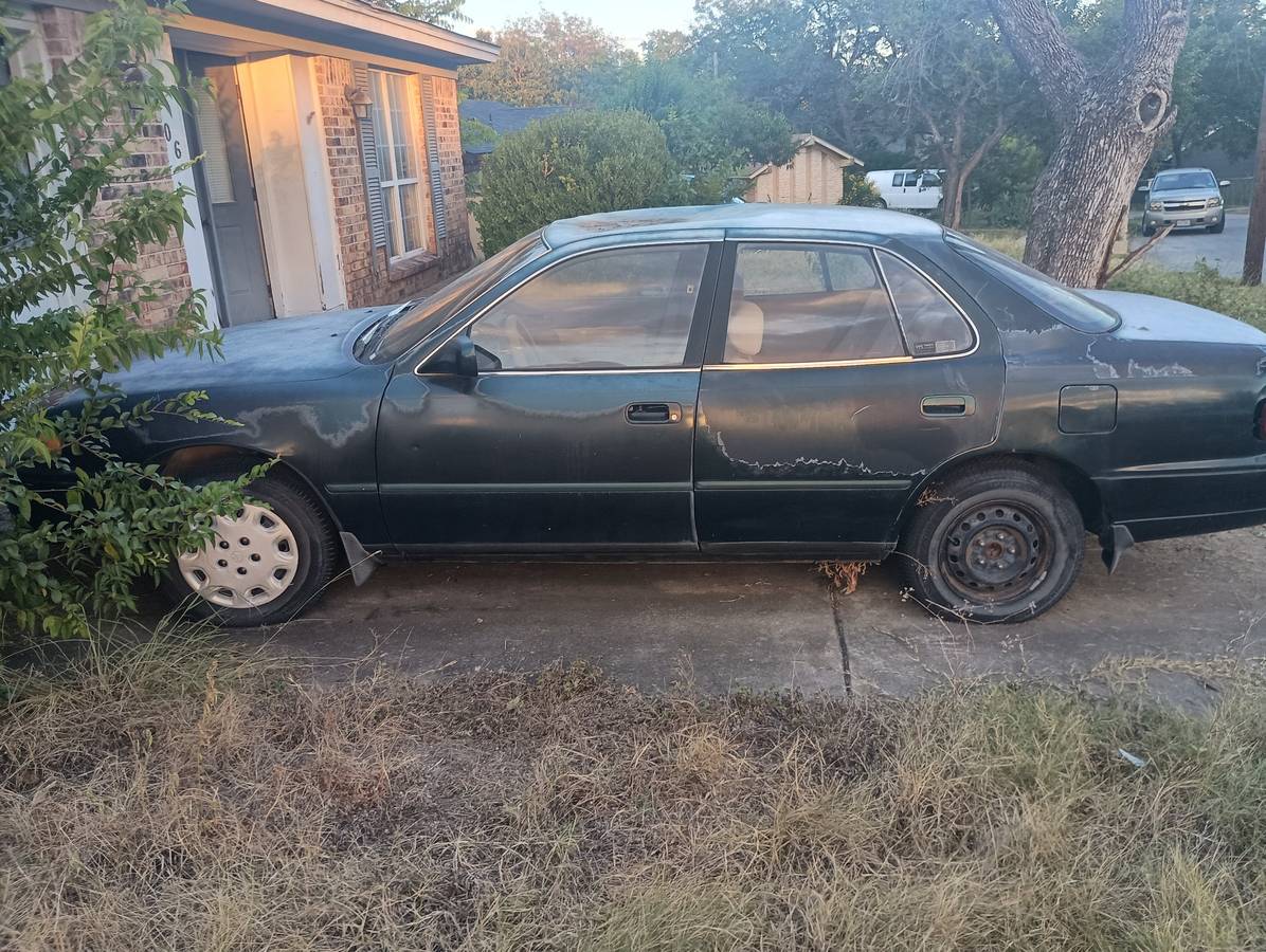 Toyota-camry-1995-1