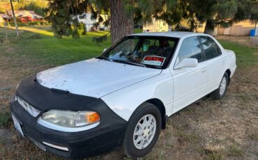 Toyota-camry-1995-white