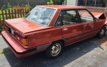 Toyota-camry-le-1984-3