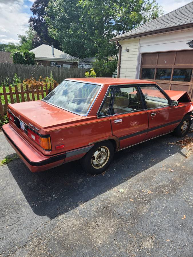 Toyota-camry-le-1984-3