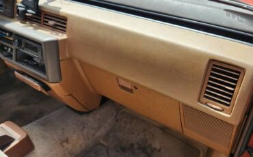 Toyota-camry-le-1984-7