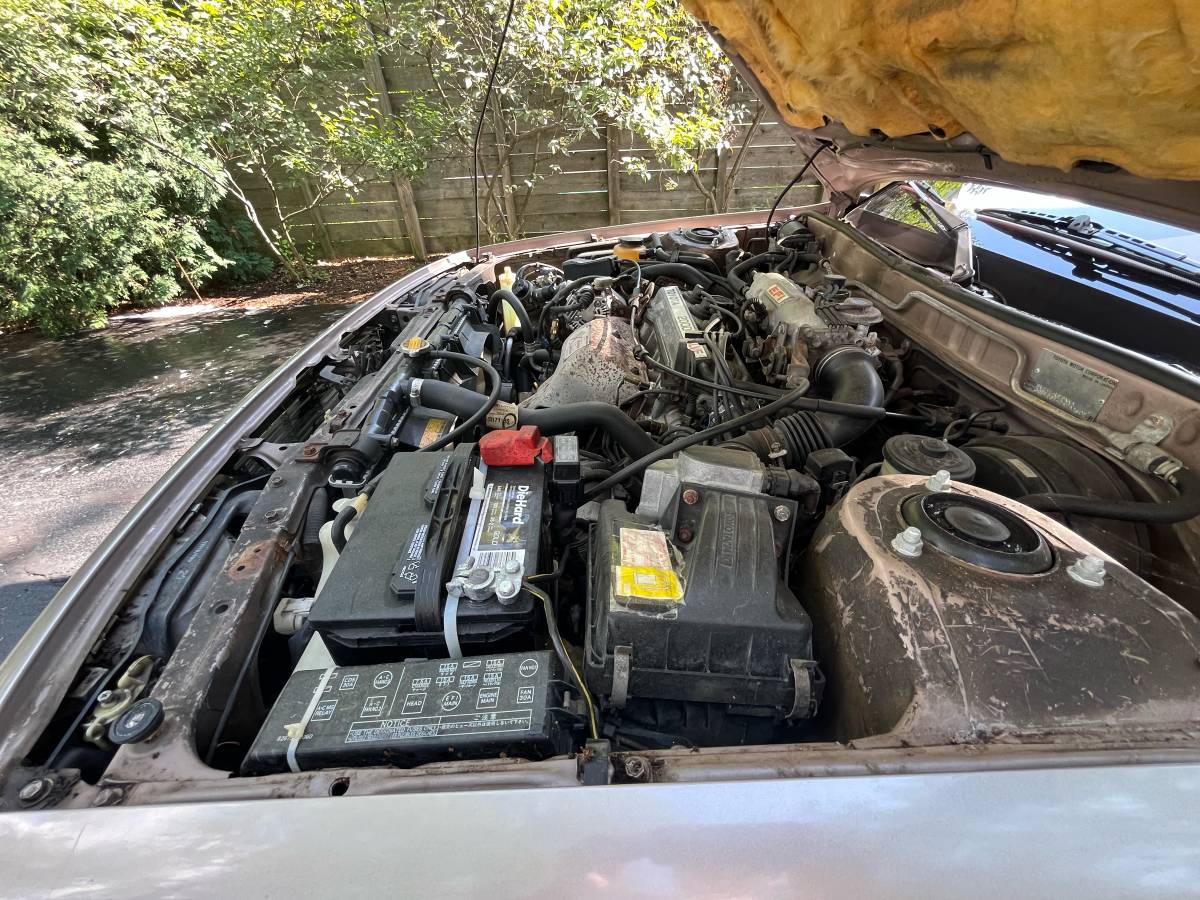 Toyota-camry-le-1988-green-10