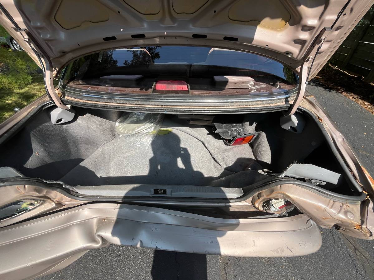 Toyota-camry-le-1988-green-12