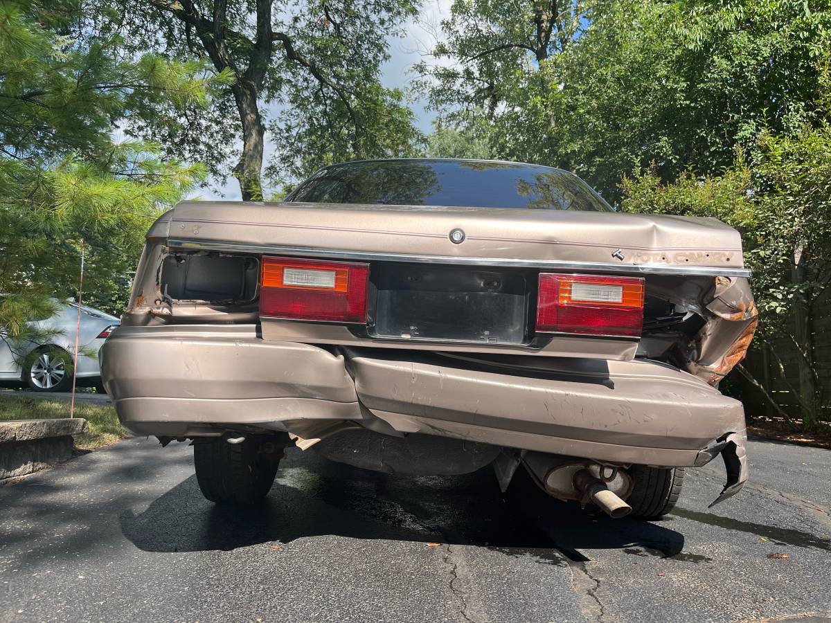 Toyota-camry-le-1988-green-3