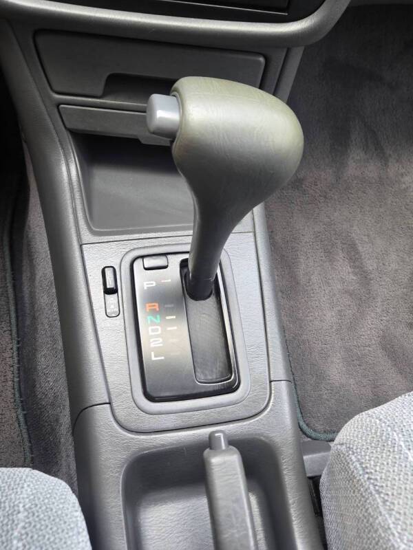 Toyota-camry-le-1994-grey-19