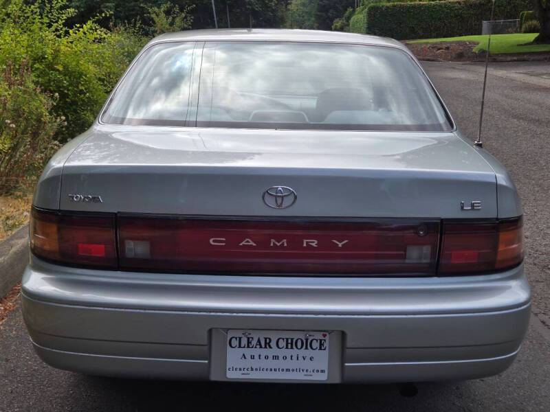 Toyota-camry-le-1994-grey-4