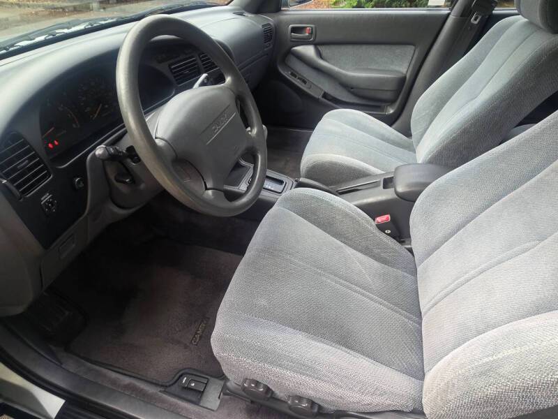 Toyota-camry-le-1994-grey