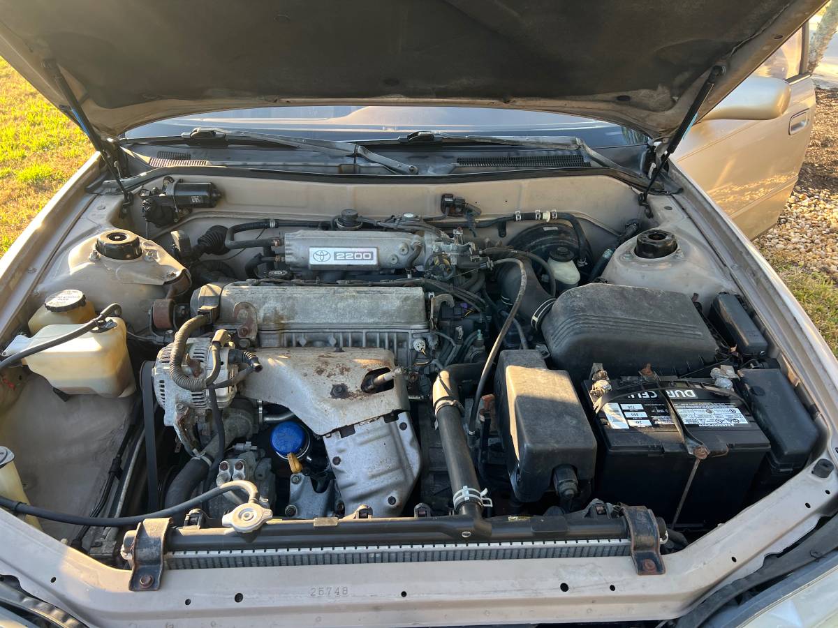 Toyota-camry-le-1995-brown-10