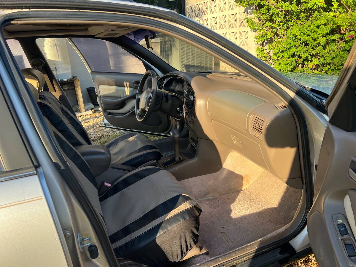 Toyota-camry-le-1995-brown-12
