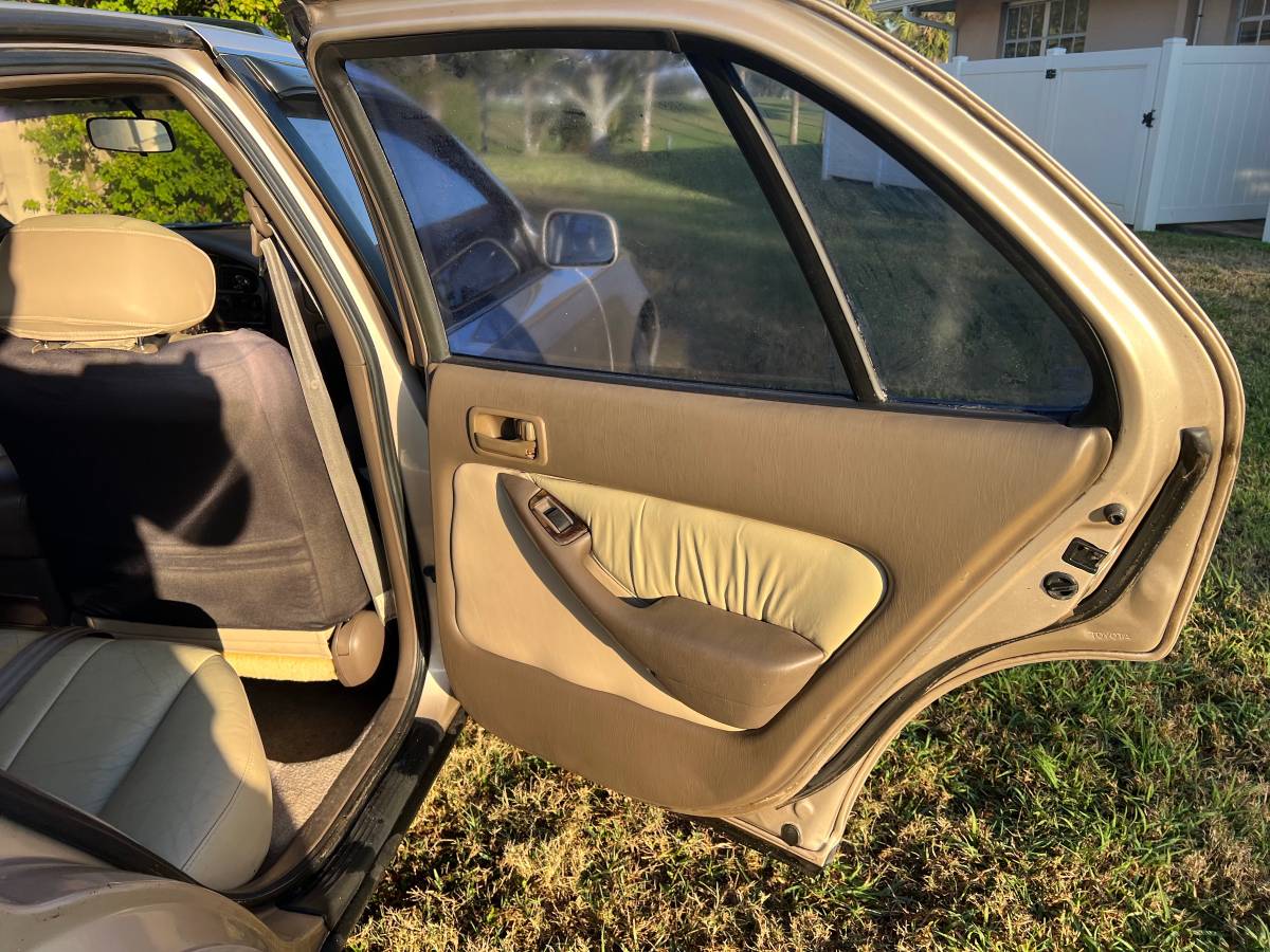 Toyota-camry-le-1995-brown-14
