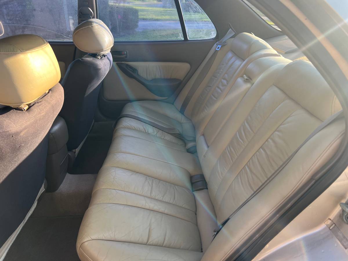 Toyota-camry-le-1995-brown-16