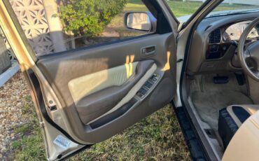 Toyota-camry-le-1995-brown-9