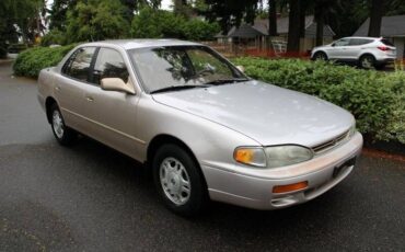 Toyota-camry-le-1995-custom-1