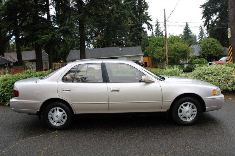 Toyota-camry-le-1995-custom-10