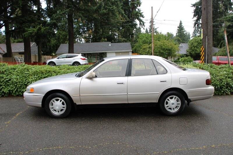 Toyota-camry-le-1995-custom-11