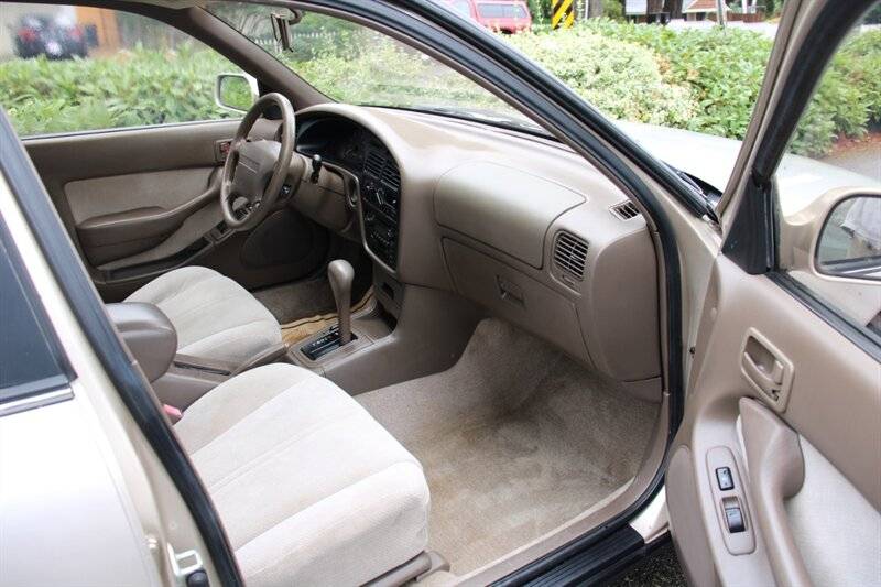Toyota-camry-le-1995-custom-12