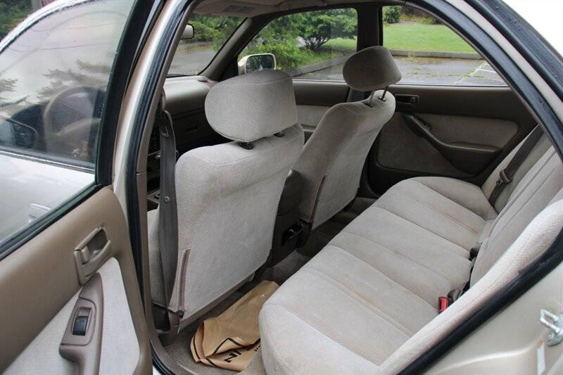 Toyota-camry-le-1995-custom-13