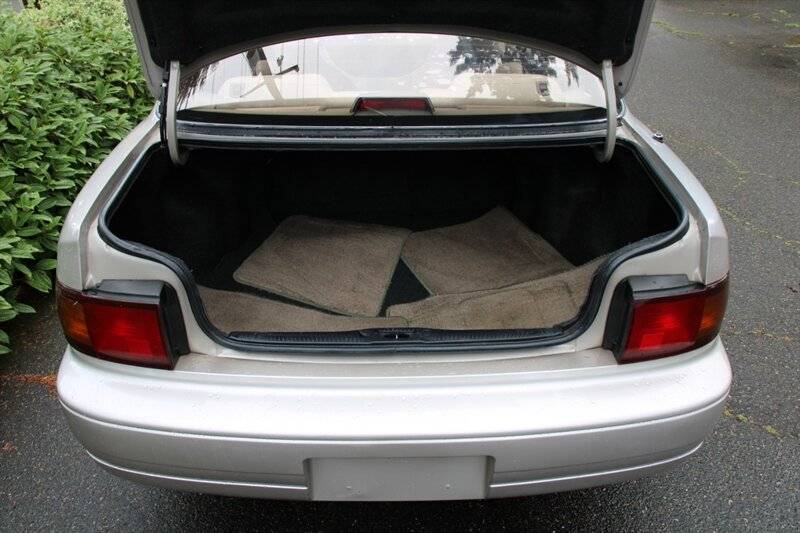 Toyota-camry-le-1995-custom-14