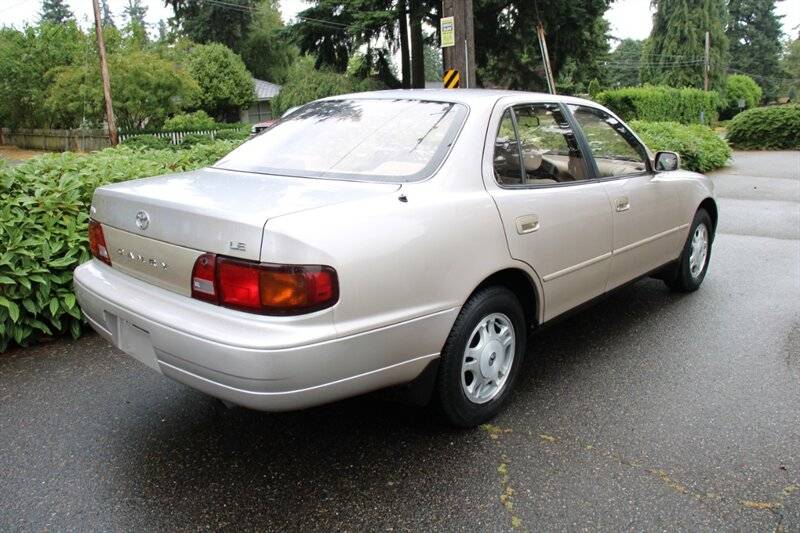 Toyota-camry-le-1995-custom-2