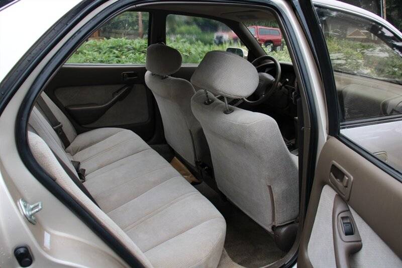 Toyota-camry-le-1995-custom-5